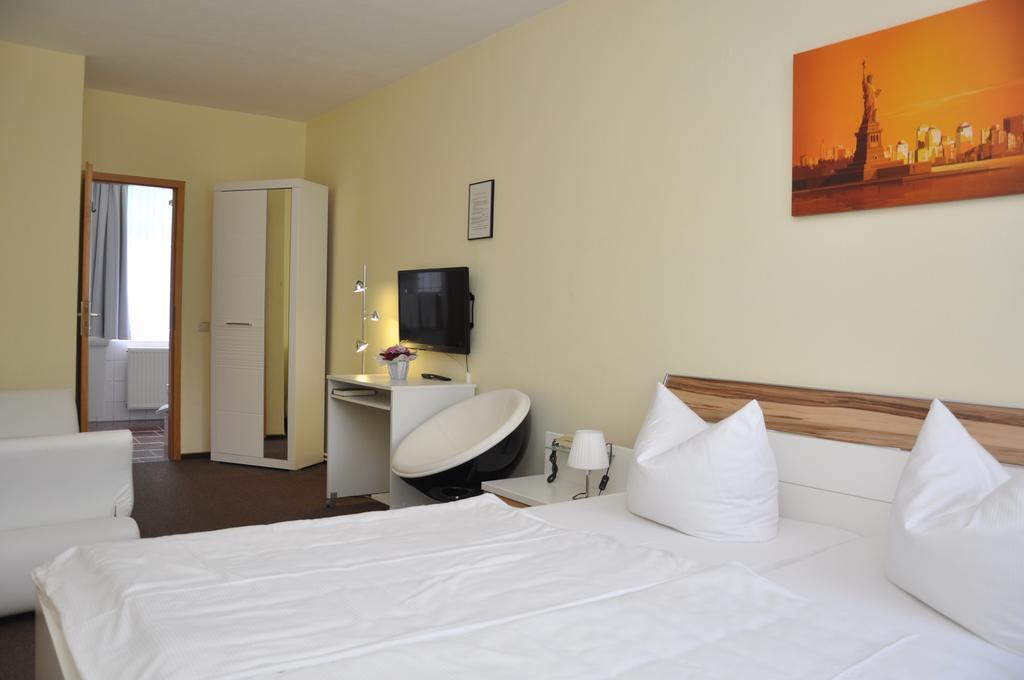 Hotel An Der Kapelle Meiningen Bagian luar foto