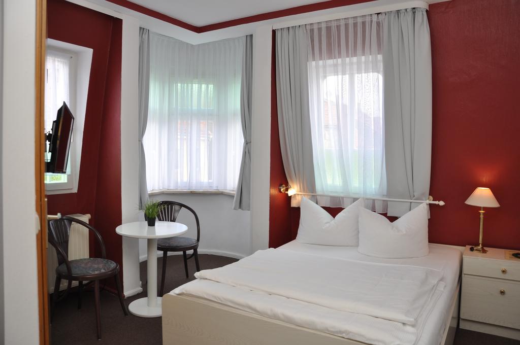 Hotel An Der Kapelle Meiningen Bagian luar foto