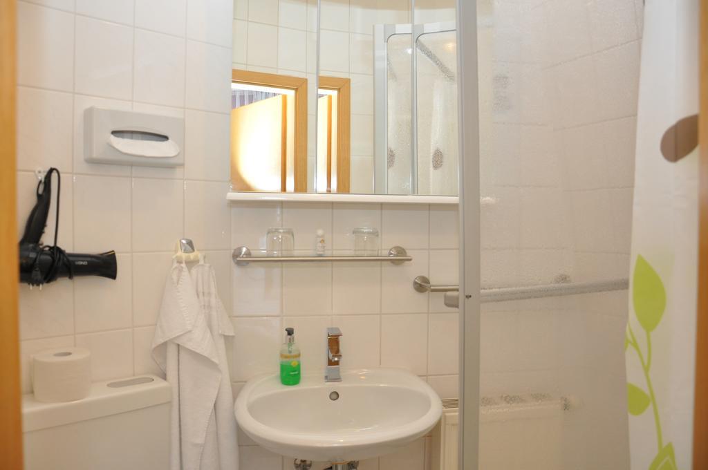 Hotel An Der Kapelle Meiningen Bagian luar foto