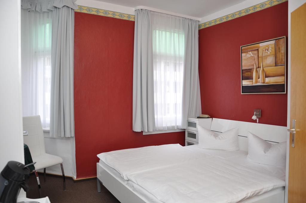 Hotel An Der Kapelle Meiningen Bagian luar foto